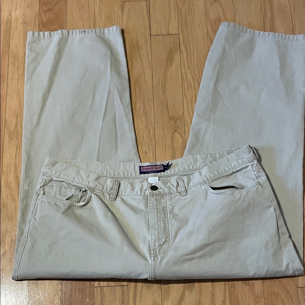 Vineyard Vines Men's Khaki jeans 42x 32